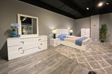 J&M Furniture - Infinity Queen Bed In White Glossy - 17441Q