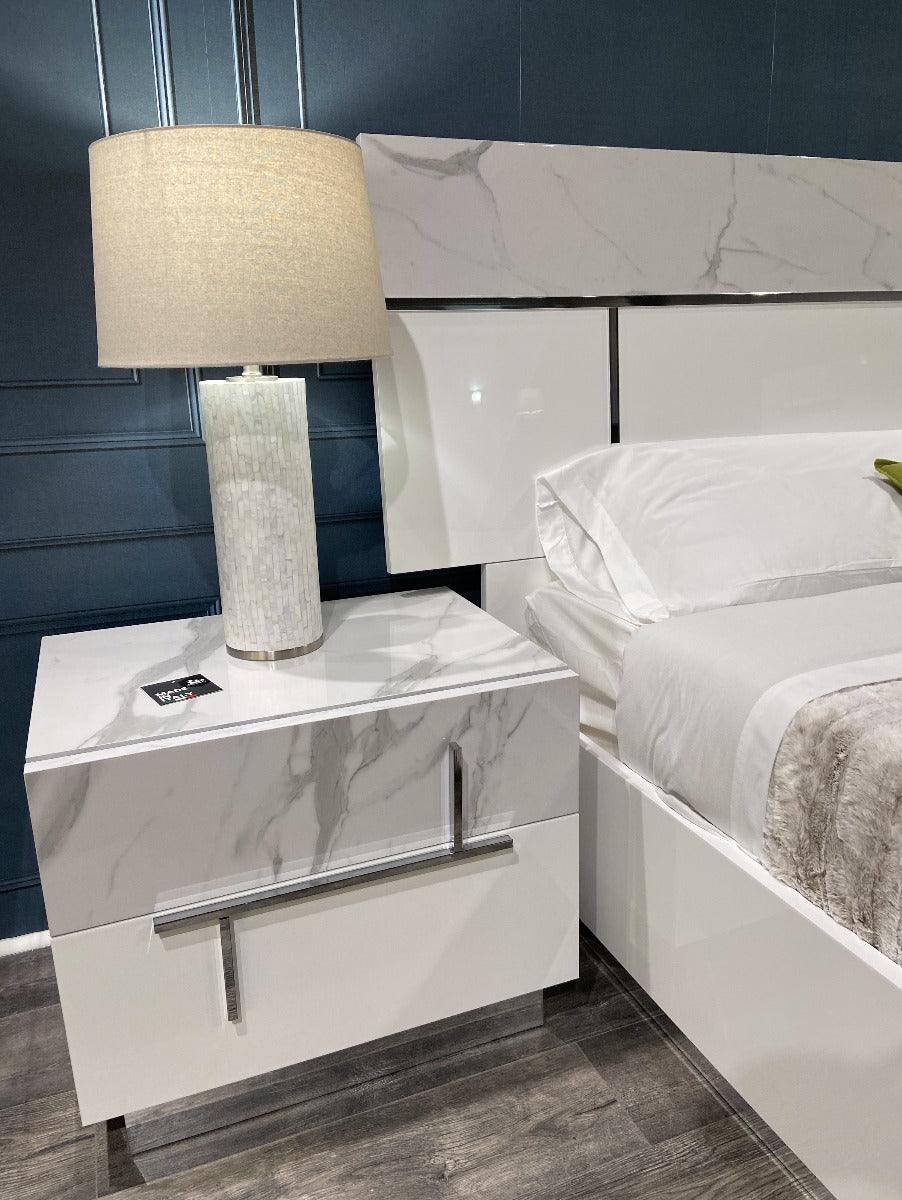 J&M Furniture - Sunset 5 Piece Eastern King Bedroom Set In Glossy White Lacquer - 17646Ek-5Set