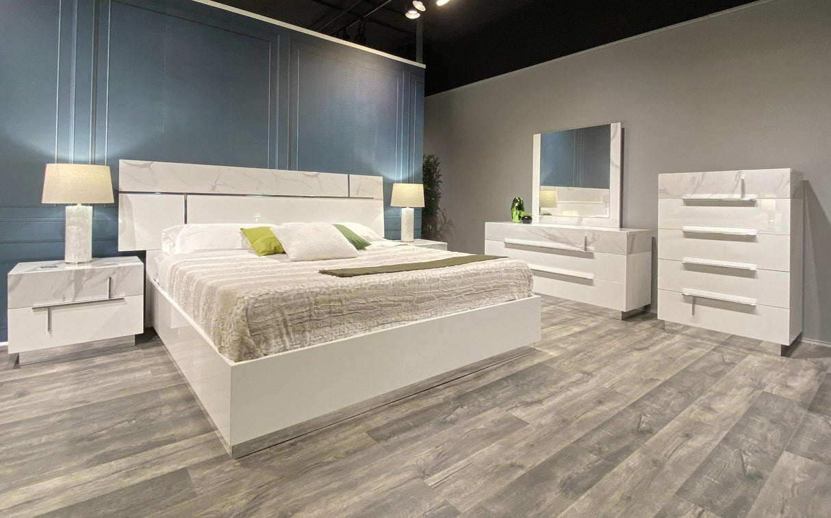 J&M Furniture - Sunset Eastern King Bed In Glossy White Lacquer - 17646Ek