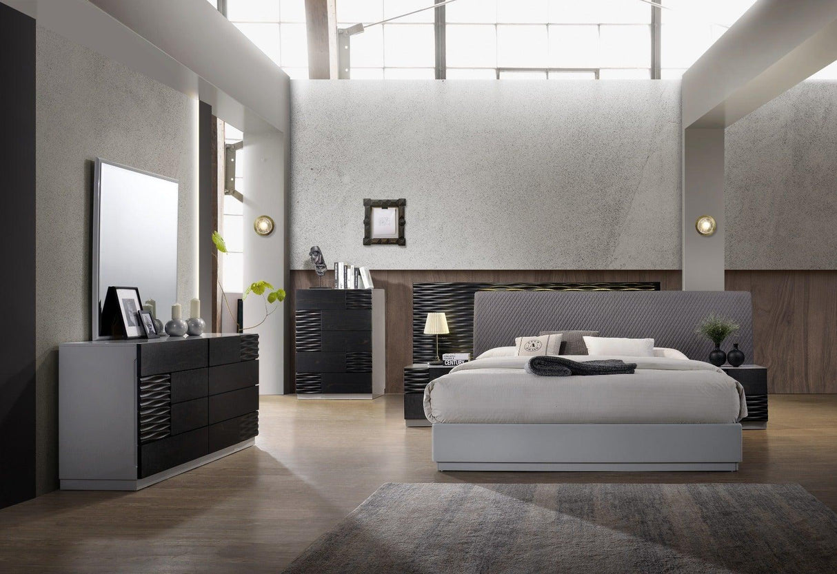 J&M Furniture - Tribeca Queen Size Bed In Black & Grey - 18869-Q